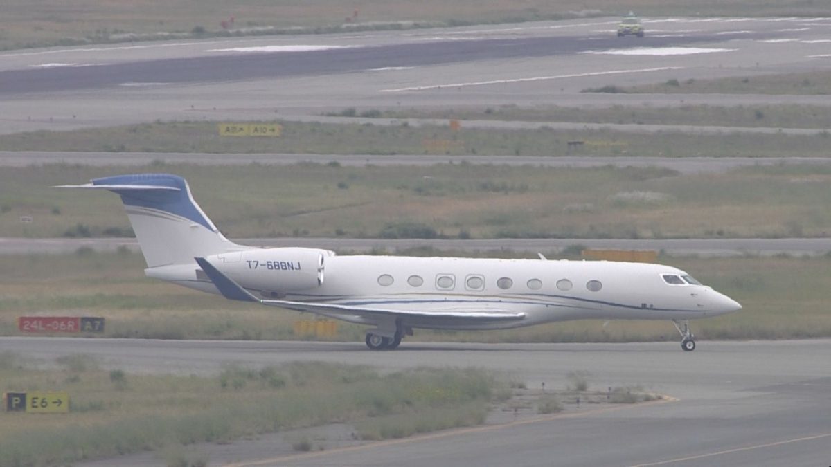 私人飞机驾驶窗破裂 机师急降落关西机场