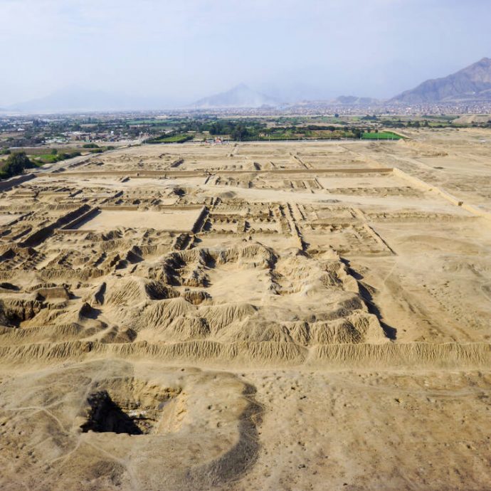 秘鲁世界遗产昌昌古城遭破坏 城墙惊见猥亵涂鸦