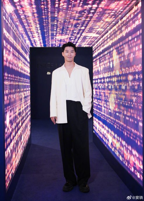 窦骁卡点为何超莲庆生 打破离婚传闻