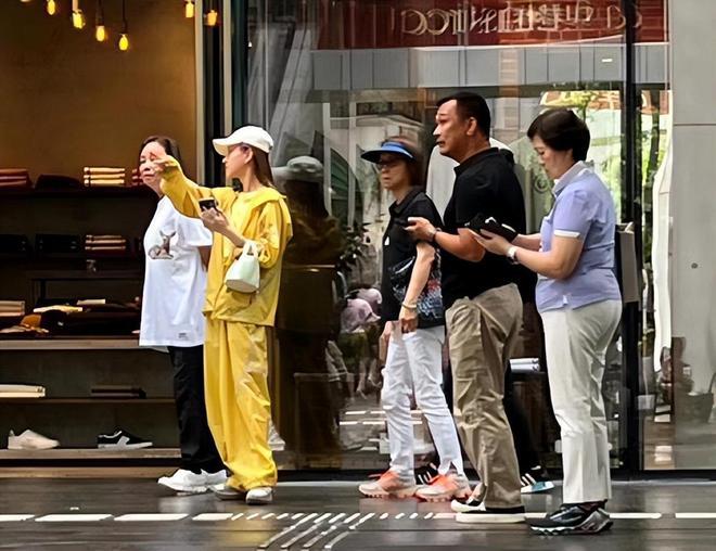 窦骁卡点为何超莲庆生 打破离婚传闻