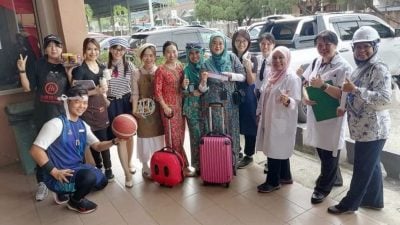 立下志愿向前冲 培才华小办“变装秀”庆教师节
