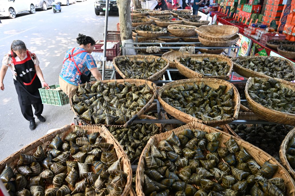 端午节将至 成都“粽子一条街”正式开街