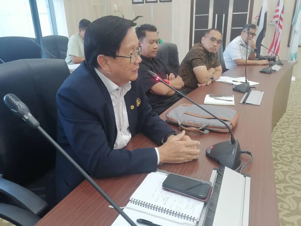 第一步骤即陷困,厂商促放宽申请临时外劳宿舍条件。