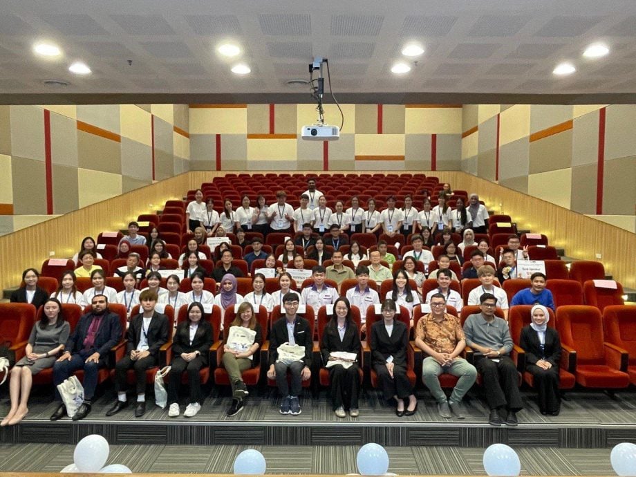 第八届全国药剂学研究比赛 马大夺三冠全场大赢家