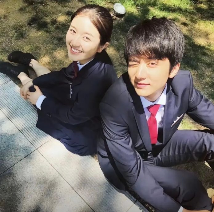 粉丝洗版祝贺李兰迪单身快乐 疑与张新成7年情断