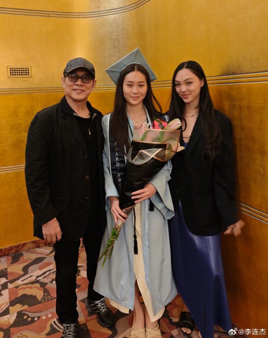 纽约参加幼女毕业典礼 李连杰被影迷围堵偷溜