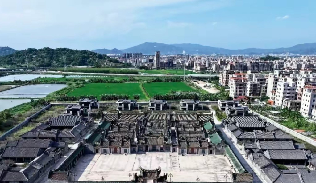 网红豪宅潮汕“英之园”一夜拆剩四面墙 官方:非古建筑违法占地