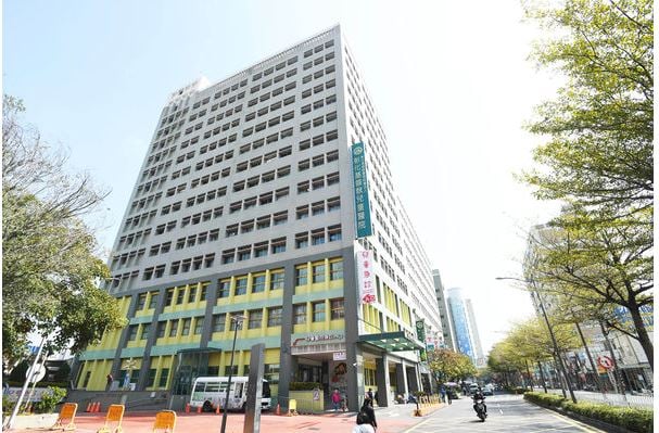 罕见案例 ! 胎儿冲体外103天 孕妇忍痛躺床安胎 终诞1900克早产女婴