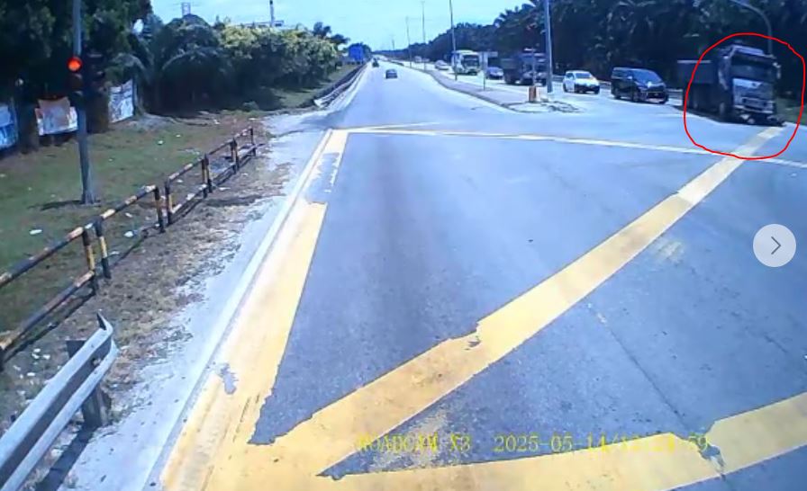 罗里撞等候交通灯的摩托车·骑士当场身亡