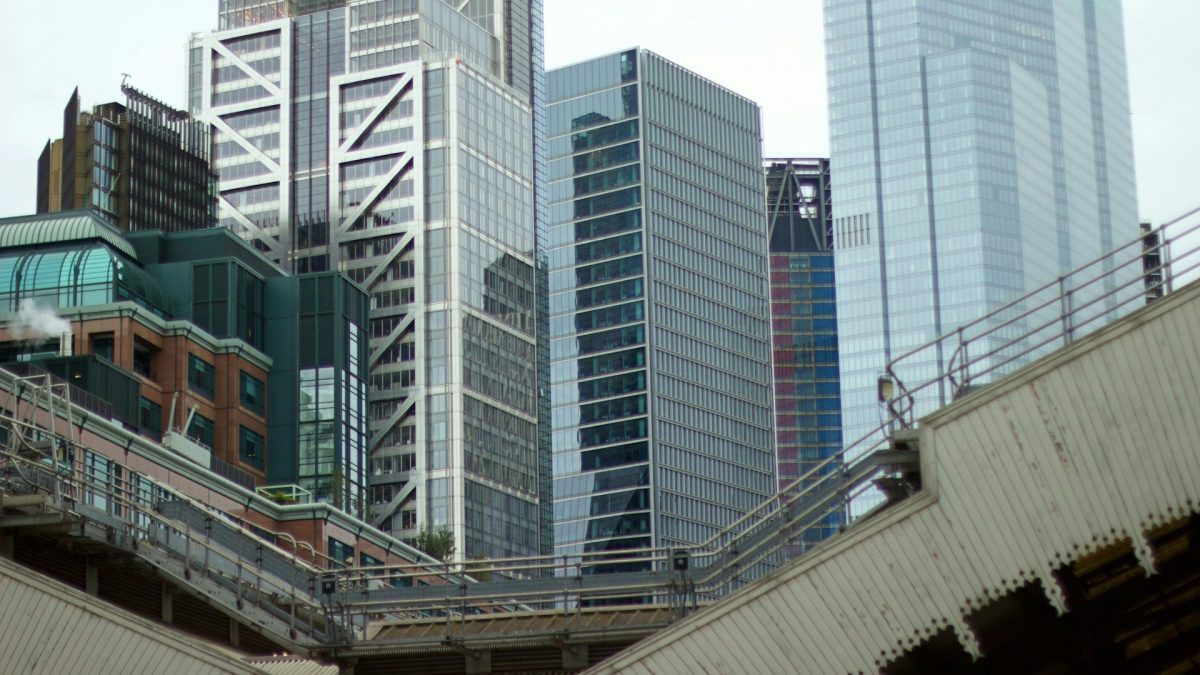 美国推中港“贸易黑名单”　路透：按摩店、补习社“躺着也中枪”