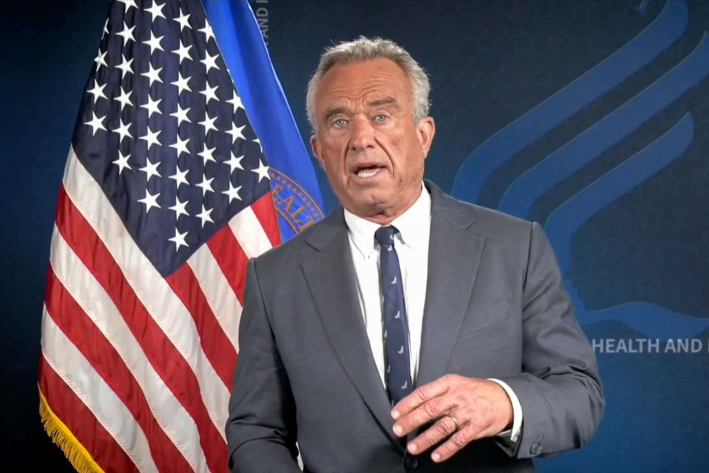 美国退出WHO之际 中国等捐赠国承诺筹集7.3亿