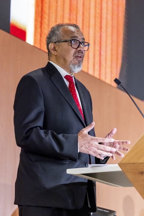 美国退出WHO之际 中国等捐赠国承诺筹集7.3亿