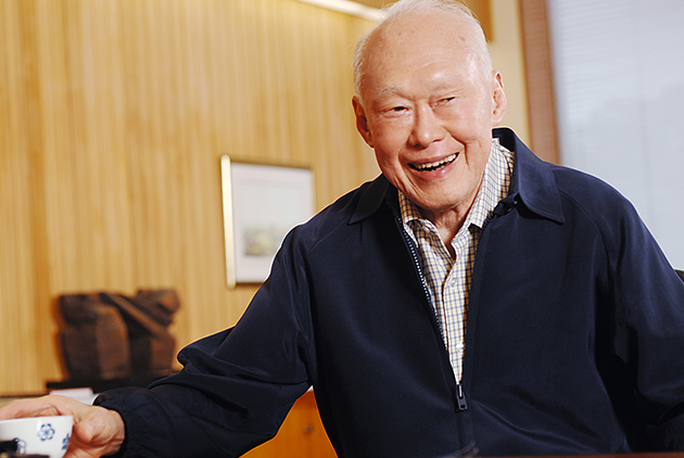 美国防长将特朗普与李光耀相提并论 新加坡人不满