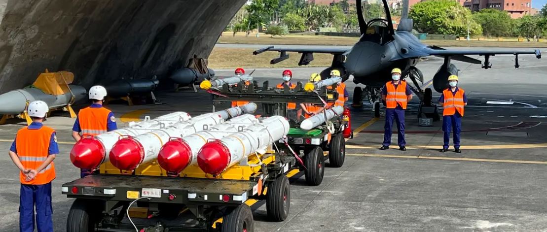 美官员：特朗普将扩大对台军售超越首任期吁台在野党勿阻拦增防卫预算- 国际- 即时国际