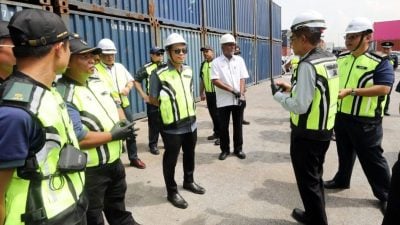 美非政府组织提供情报 雪关税局拦截354个疑装电子废料货柜