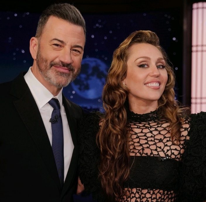 肮脏街道翻滚拍MV 麦莉希洛斯严重感染险跛脚