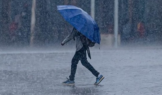 脚部真菌感染淋雨后没换鞋袜 医生:不治疗或致败血症