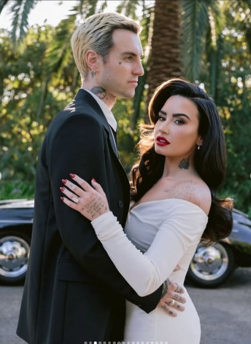 自认非二元性别者 《Let It Go》原唱结婚了