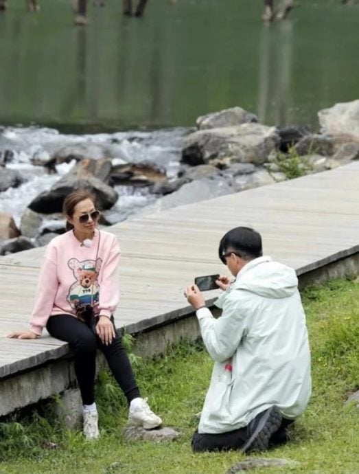 艾威发文悼亡妻 叮嘱“请好好休息”