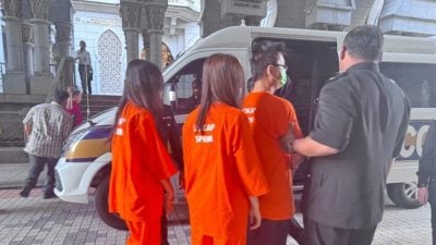 涉虚假申领250万  3人延扣至18日