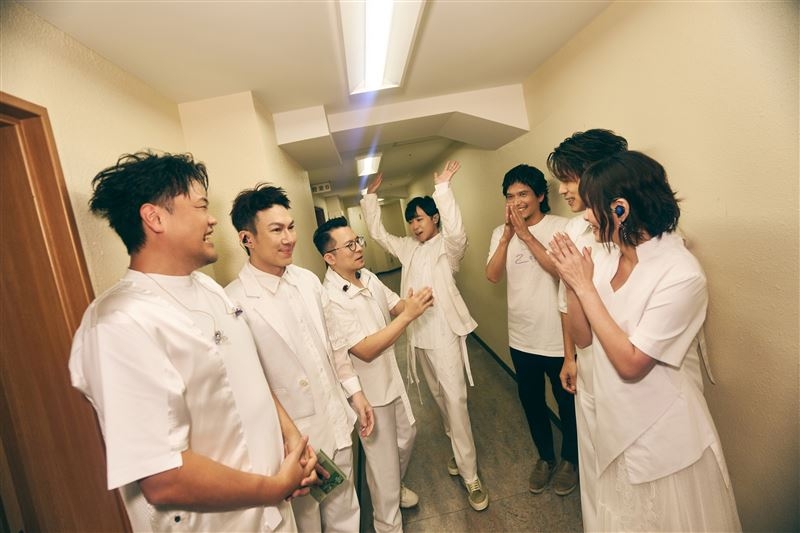 苏打绿终站上武道馆 唱《无与伦比的美丽》悼大S