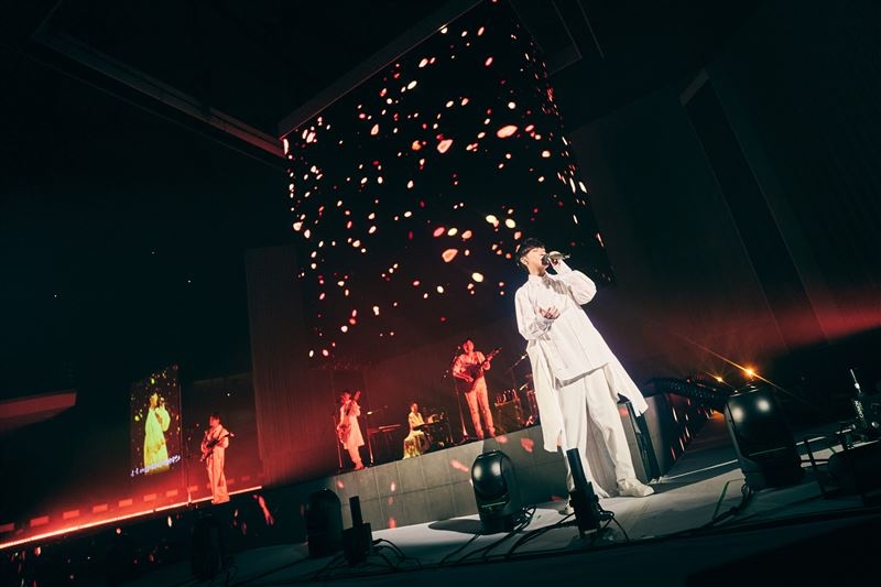 苏打绿终站上武道馆 唱《无与伦比的美丽》悼大S