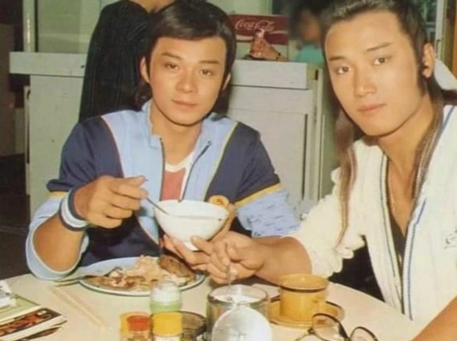 苗侨伟拒绝合照 不挨骂反被夸