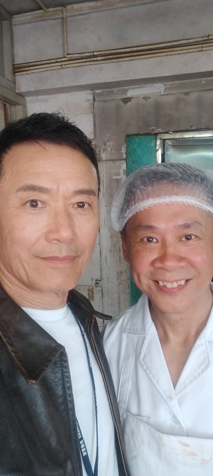 苗侨伟拒绝合照 不挨骂反被夸