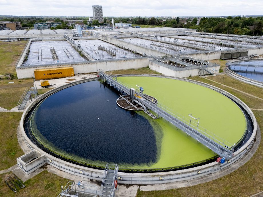 英国最大水务公司被罚7亿