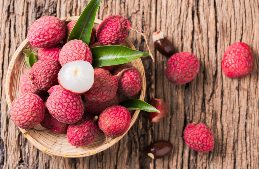 茂名荔枝“三月红”丰收 多地客商争相采购