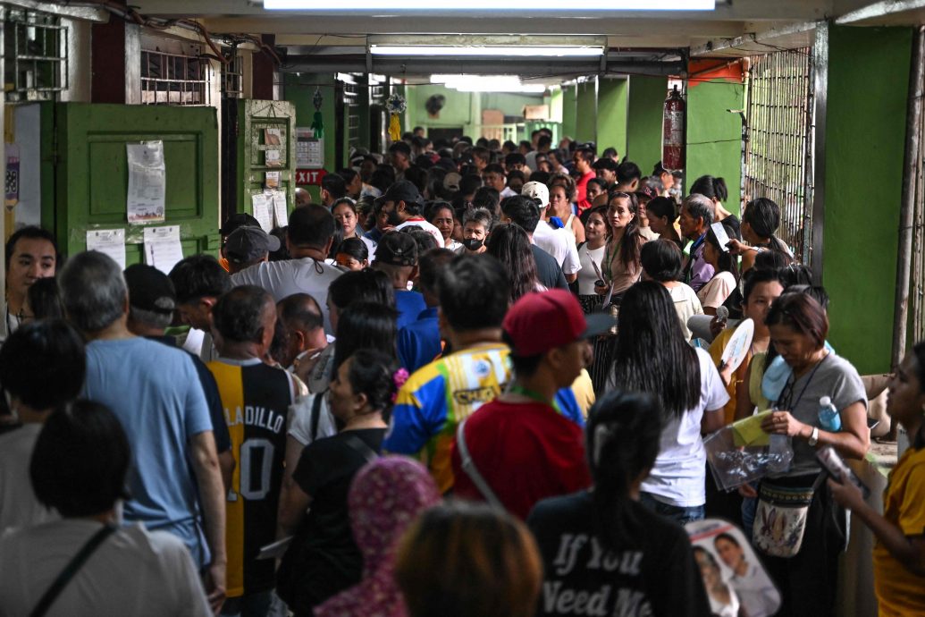 菲律宾中期选举投票开始 12席参议员成政局关键