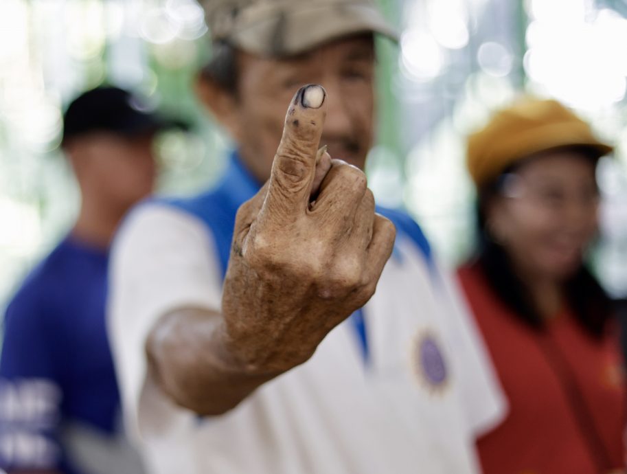 菲律宾中期选举投票开始 12席参议员成政局关键