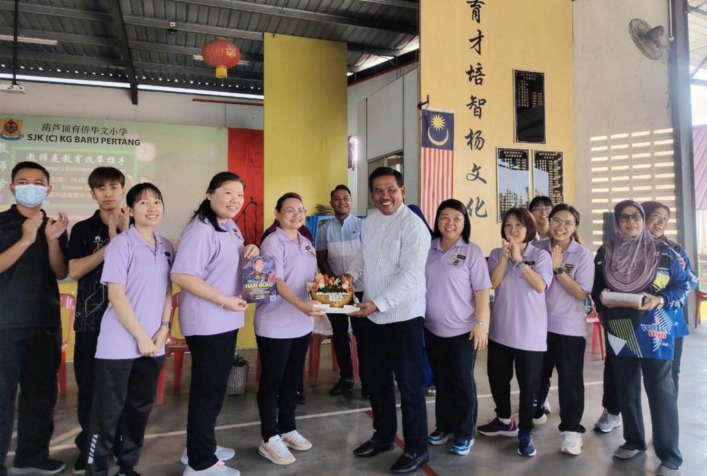 葫芦顶育侨华小教师节庆典,学生策划活动 老师乐开怀