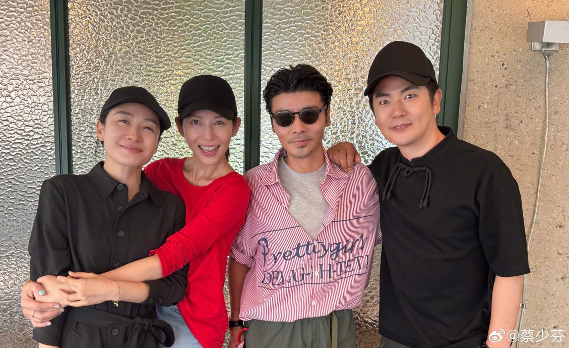 蔡少芬张晋甜蜜互动被捕获 打破婚姻破裂传闻