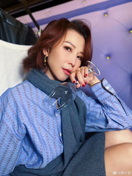 蔡少芬张晋甜蜜互动被捕获 打破婚姻破裂传闻