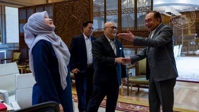 安华：建设更幸福繁荣未来 需检讨旧教育政策