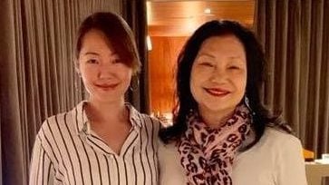被小S禁止深夜挂脸书互动  S妈悲问：我能做什么？