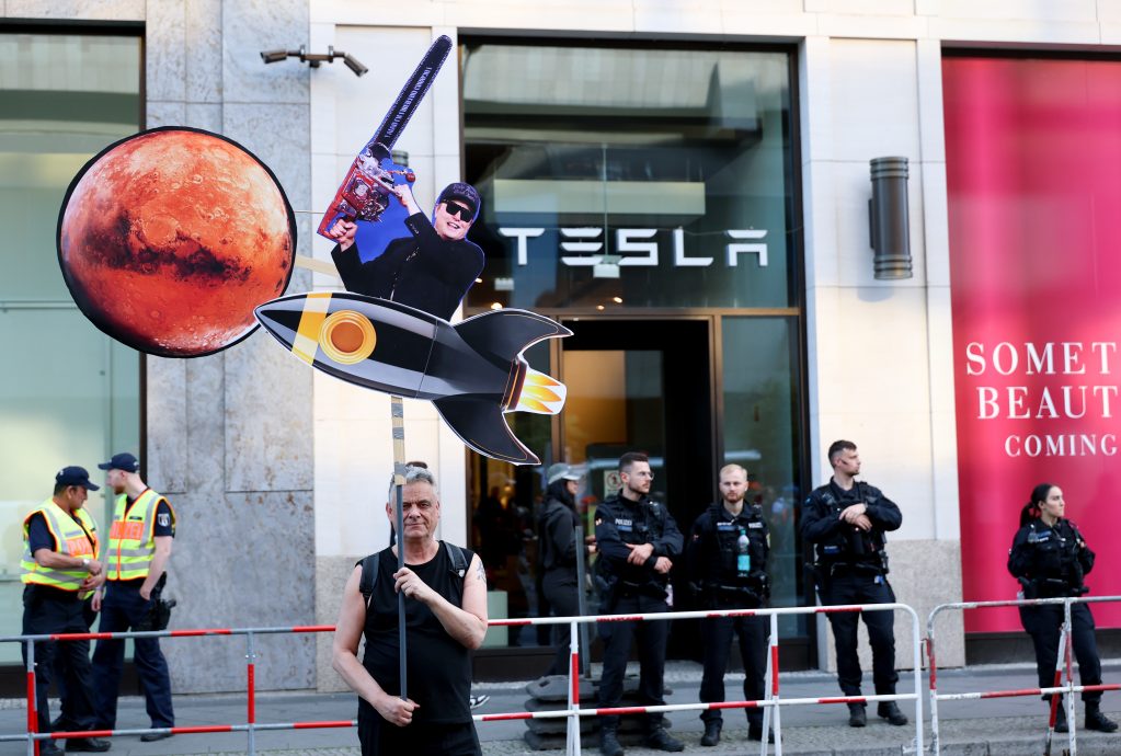 被问未来谁领导DOGE 马斯克:佛陀去世后 佛教不是更兴盛吗