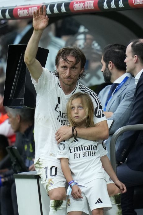 西甲|安帅(魔笛)洒泪告别 皇马一个时代的结束