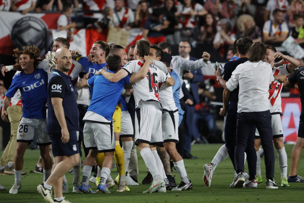 西甲收官战大胜比尔巴鄂  巴塞为3冠王画美好句点