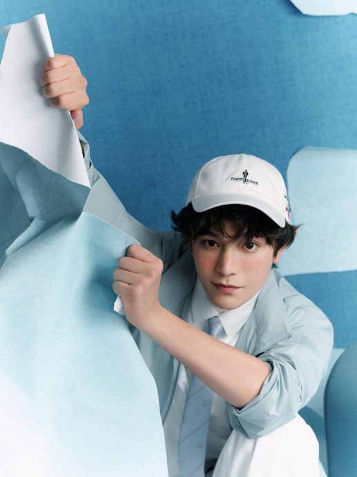 见粉丝争执秒上前劝架 丁禹兮递伞被赞“定海神针”