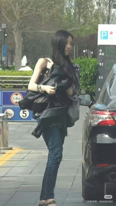 视频 | 李嫣完成4次兔唇修复手术 首露全脸被称是“李亚鹏长发版”