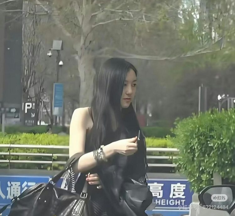 视频 | 李嫣完成4次兔唇修复手术 首露全脸被称是“李亚鹏长发版”