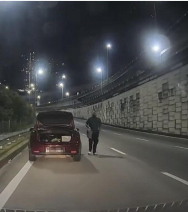 视频|深夜遇见男子汽车抛锚 女子绕远路折返协助获赞