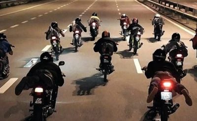 視頻|飆摩托受傷躺醫院沒朋友 男子感悟：最後幸苦是妻子
