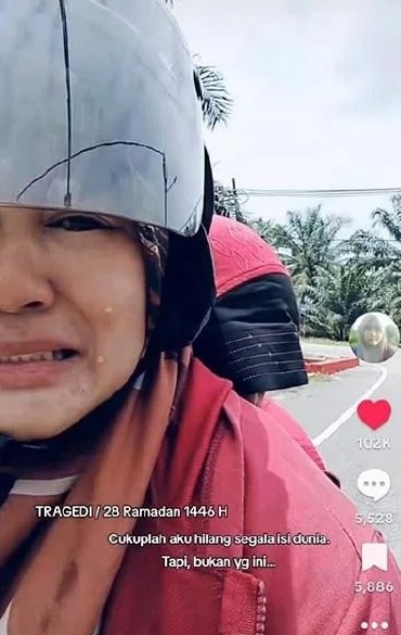 视频|骑摩托载看医生边哭边录影掀议 母劝网民别骂:女儿关心我别怪她