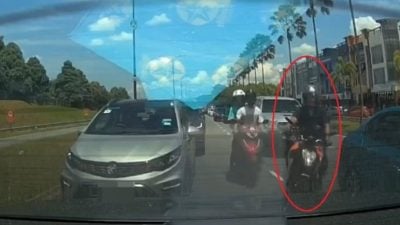 視頻 | 沒看清路況從車龍駛出 男子被撞反怪他人駕太快