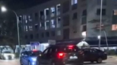 视频| SUV逆行逼德士倒退让路 网民挞伐司机“是我就不让！”