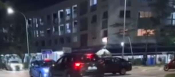 视频|SUV逆行逼德士倒退让路 网民挞伐司机“是我就不让!”