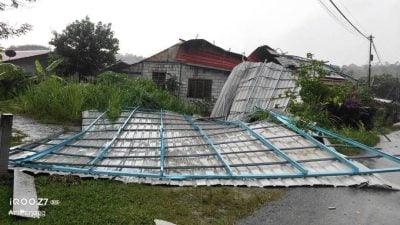 狂风袭乌冷16英里甘榜   34屋顶刮飞吹毁